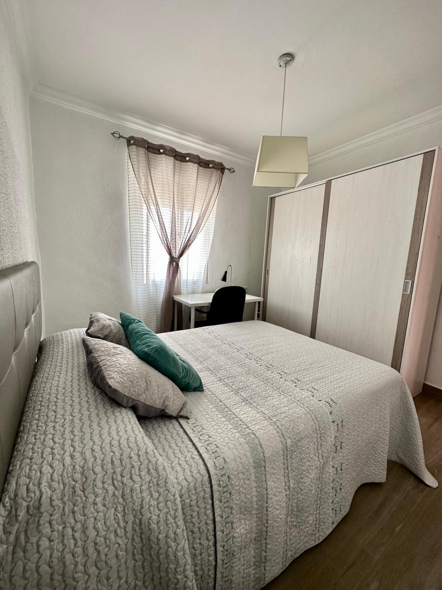 Precioso Apartamento 3 Dormitorios, Aire Acondicionado Menos 10 Min A Pie Feria Jerez De La Frontera Esterno foto